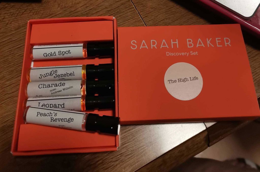 Sarah Baker The High Life échantillon parfum fruité